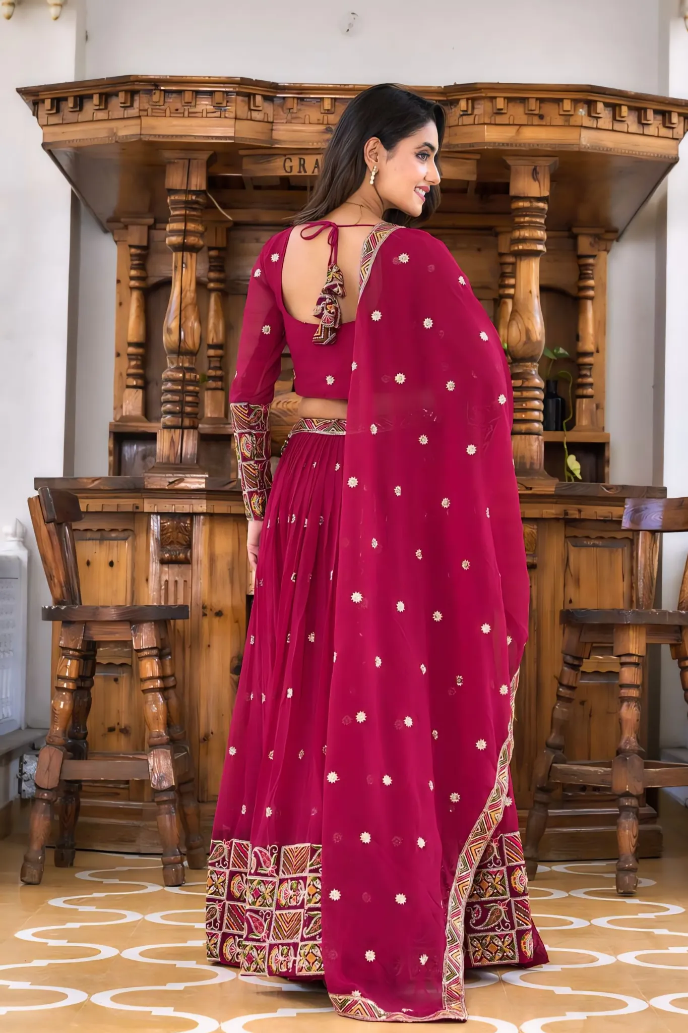 BEUTIFUL ATTRACTIVE DESIGNER LEHENGA CHOLI