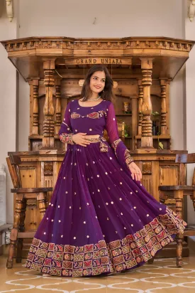 BEUTIFUL ATTRACTIVE DESIGNER LEHENGA CHOLI