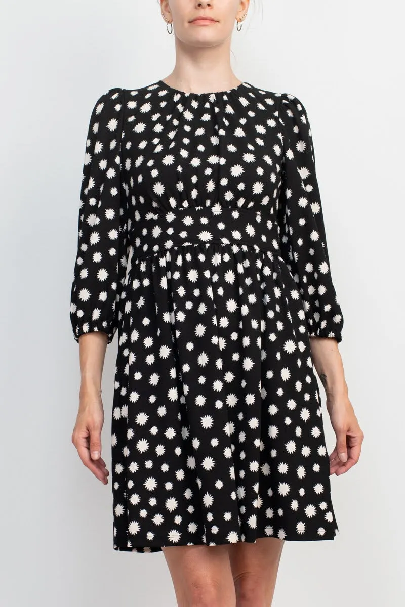 Maggy London Crew Neck pleated Banded Waist Elastic Cuffed 3/4 Sleeve Multi print Zipper Back Fit & Flare Crepe Dress