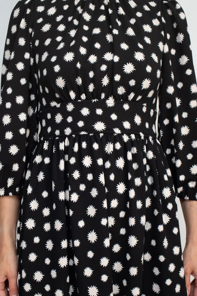 Maggy London Crew Neck pleated Banded Waist Elastic Cuffed 3/4 Sleeve Multi print Zipper Back Fit & Flare Crepe Dress